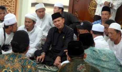20 Pengikut Aliran Sesat Ahmadiyah Masuk Islam Menteri-agama-suryadharma-ali-tasik-taubat-ahmadiyah